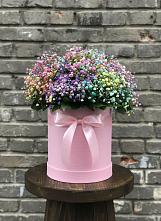 Цветочная композиция из Гипсофила и Розы в шляпной коробке в Спасск-Дальнем