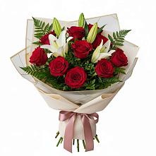 Букет цветов из:  Лилии и Розы в Спасск-Дальнем