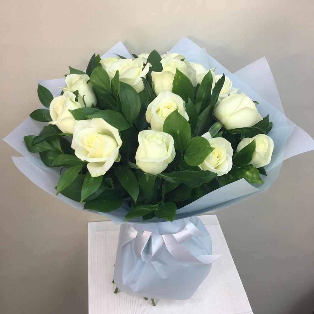 Букет 15 Белых роз Проуд в Спасск-Дальнем