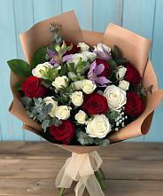 Букет цветов из:  Розы и Альстромерии в Спасск-Дальнем