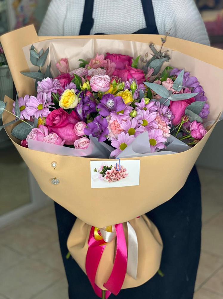 Букет цветов из: Хризантемы, Гвоздики и Альстромерии в Спасск-Дальнем