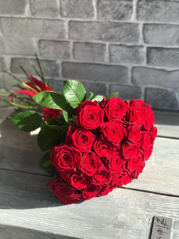 Букет Красные розы Фридом в Спасск-Дальнем