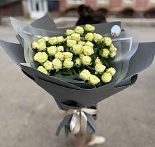 Букет Белые кустовые розы Солинеро в Спасск-Дальнем