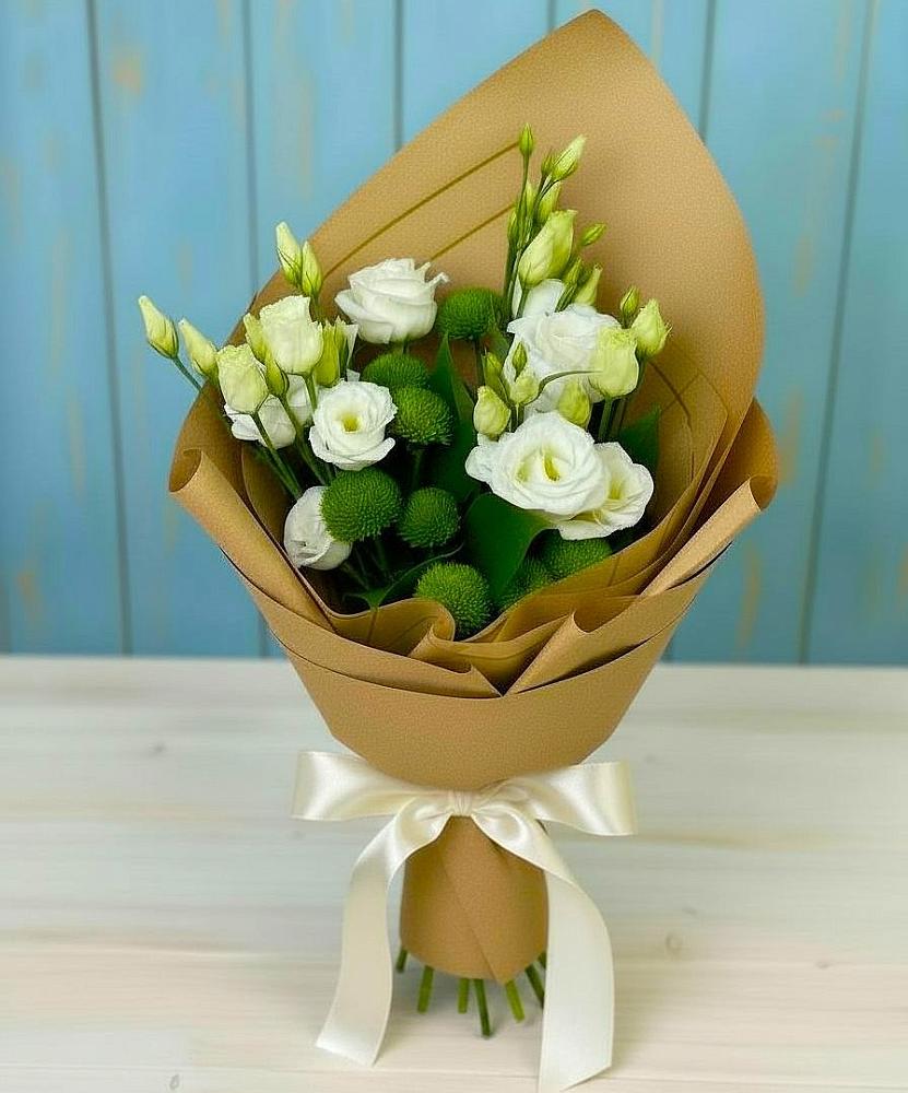 Букет цветов из: Хризантемы и Лизиантусы в Спасск-Дальнем