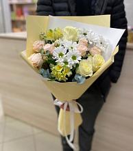 Букет цветов из:  Альстромерии, Розы и Хризантемы в Спасск-Дальнем