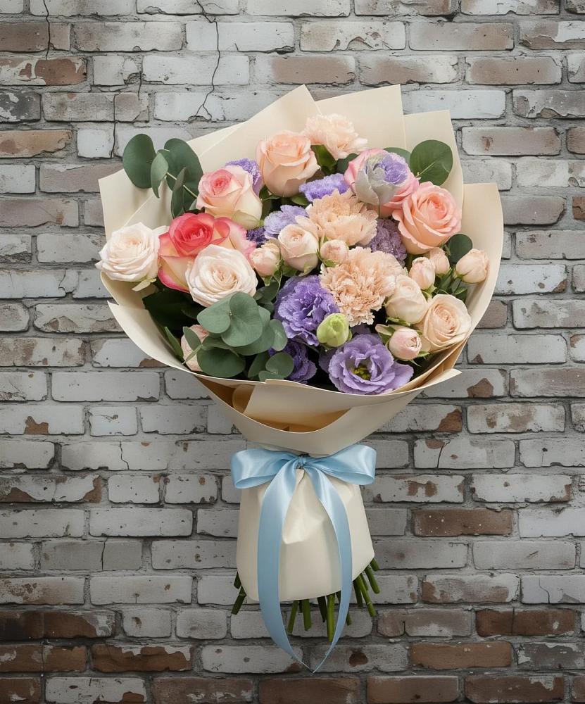 Букет цветов из: Розы, Лизиантусы и Гвоздики в Спасск-Дальнем