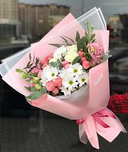 Букет цветов из:  Розы, Лизиантусы и Хризантемы в Спасск-Дальнем