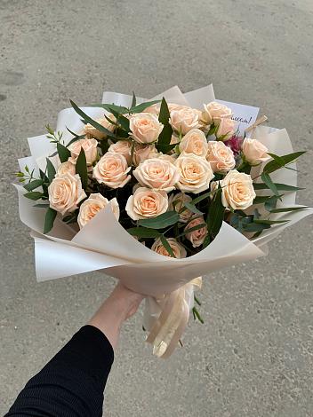 Букет Кремовые розы Латте в Спасск-Дальнем