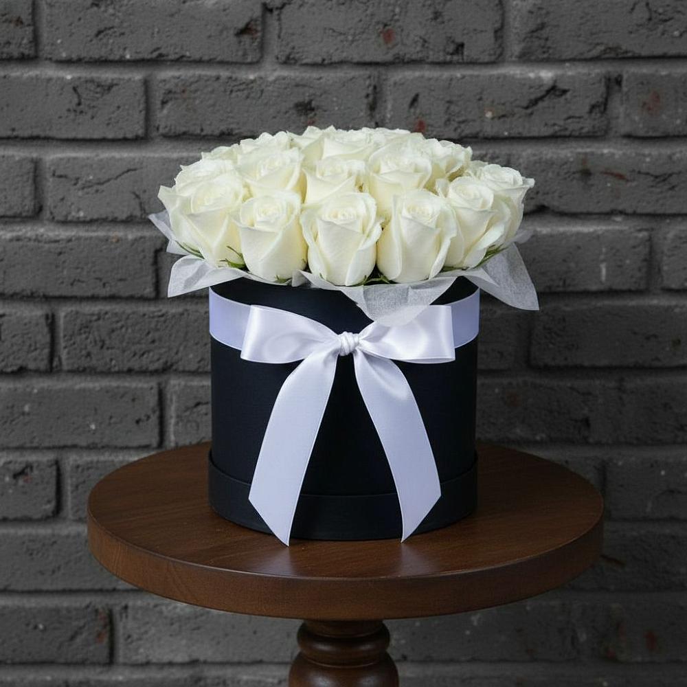 Цветочная композиция из Розы в шляпной коробке в Спасск-Дальнем