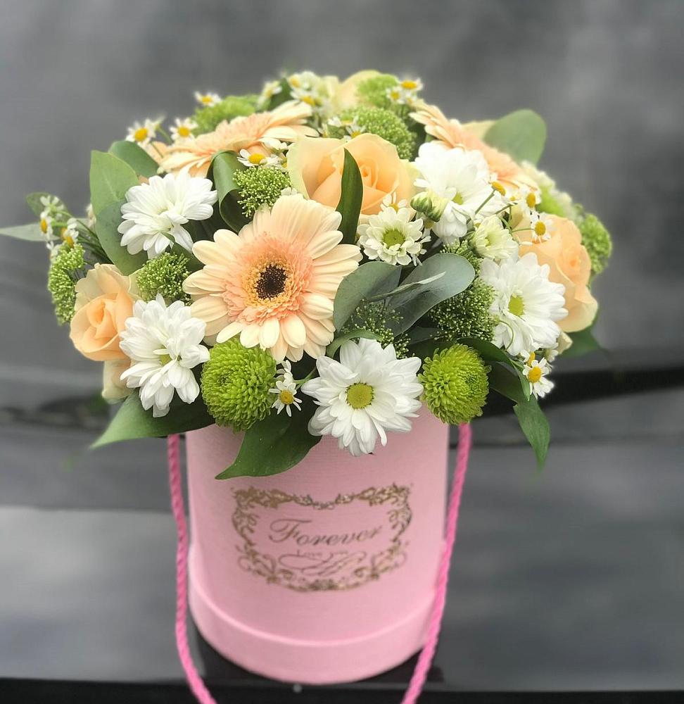 Цветочная композиция из Розы, Герберы и Хризантемы в шляпной коробке в Спасск-Дальнем