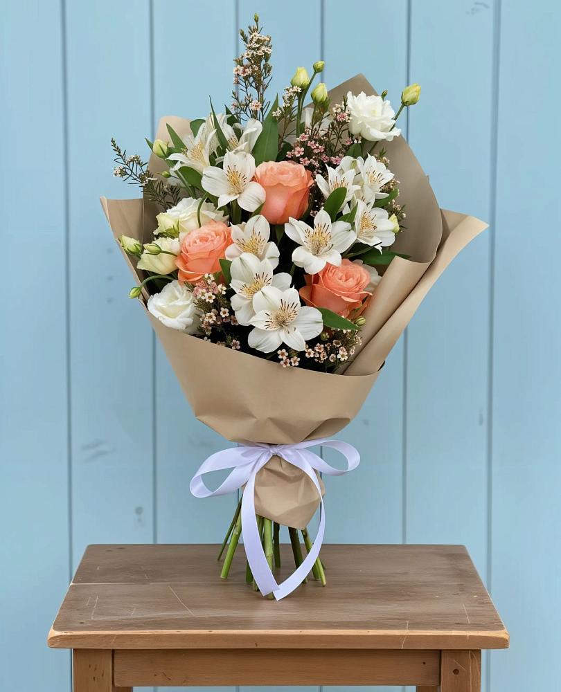 Букет цветов из: Альстромерии, Лизиантусы, Розы и Хризантемы в Спасск-Дальнем