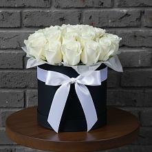 Цветочная композиция из Розы в шляпной коробке в Спасск-Дальнем