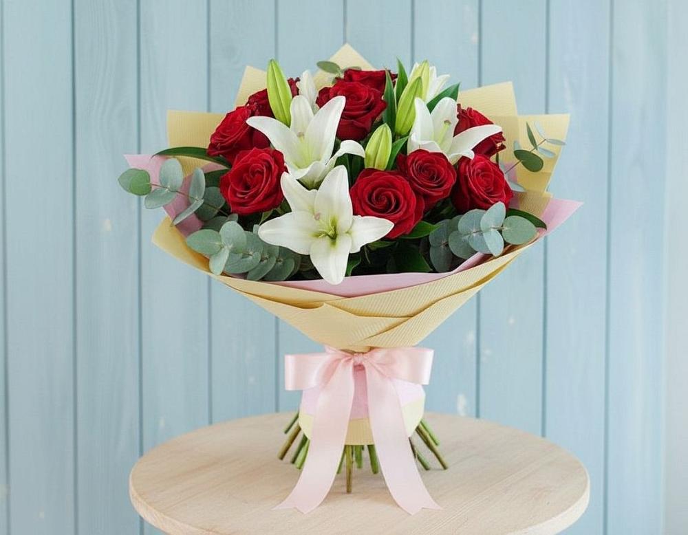 Букет цветов из: Лилии и Розы в Спасск-Дальнем